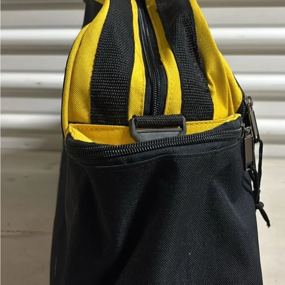 Vintage Gold’s Gym Maui Hawaii Bag